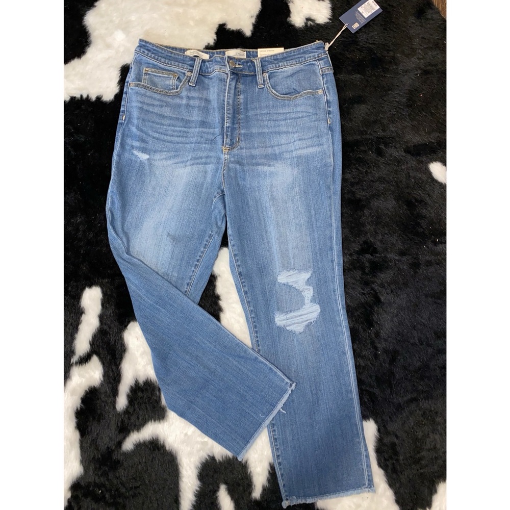 Universal Thread High Rise Slim Straight Leg